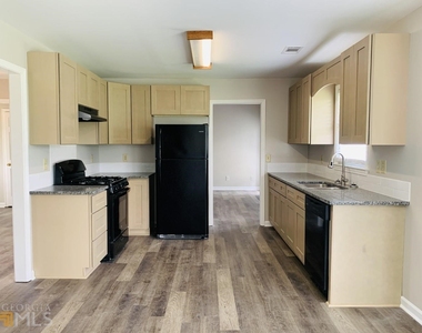 61 Garden Hills Drive - Photo Thumbnail 4