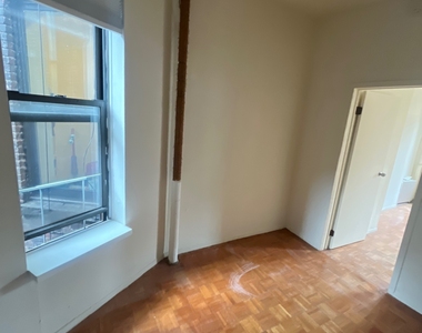 300 East 89th Street, New York, NY 10128 - Photo Thumbnail 9