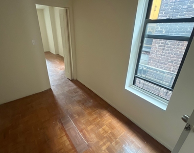 300 East 89th Street, New York, NY 10128 - Photo Thumbnail 7