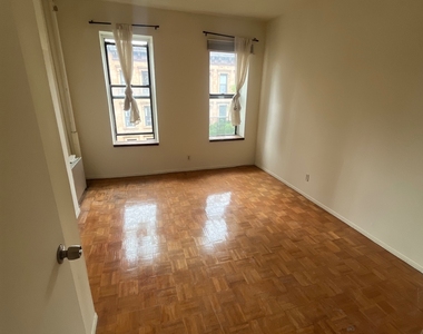 300 East 89th Street, New York, NY 10128 - Photo Thumbnail 17