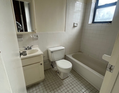 300 East 89th Street, New York, NY 10128 - Photo Thumbnail 6