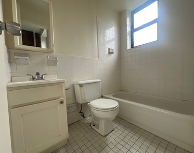 300 East 89th Street, New York, NY 10128 - Photo Thumbnail 13