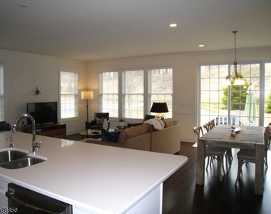 1 Warren Dr. - Photo Thumbnail 8