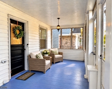 22 Gates Ave - Photo Thumbnail 3