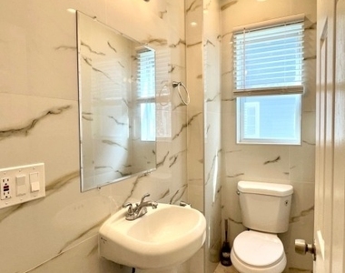 22 Gates Ave - Photo Thumbnail 13