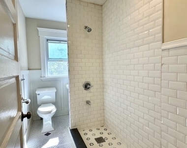 22 Gates Ave - Photo Thumbnail 19
