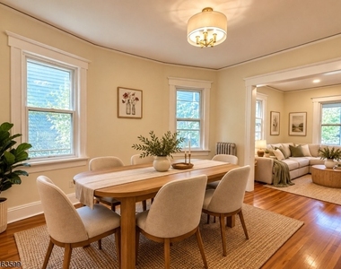 22 Gates Ave - Photo Thumbnail 11