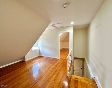 22 Gates Ave - Photo Thumbnail 20