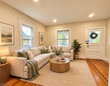 22 Gates Ave - Photo Thumbnail 7