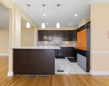 167 Raymound Blvd - Photo Thumbnail 13