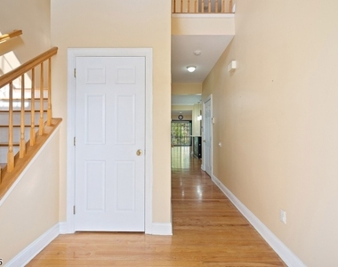 167 Raymound Blvd - Photo Thumbnail 5