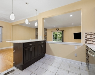 167 Raymound Blvd - Photo Thumbnail 17