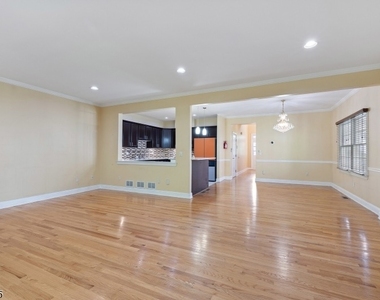 167 Raymound Blvd - Photo Thumbnail 23