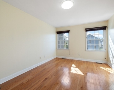 167 Raymound Blvd - Photo Thumbnail 25