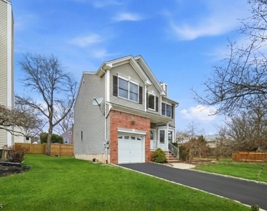 17 Grove St - Photo Thumbnail 1