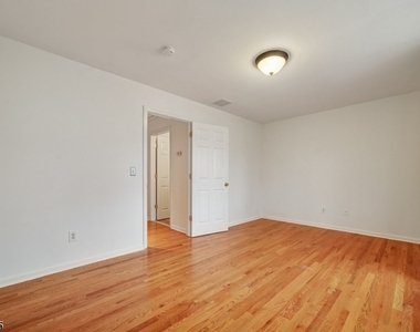17 Grove St - Photo Thumbnail 26