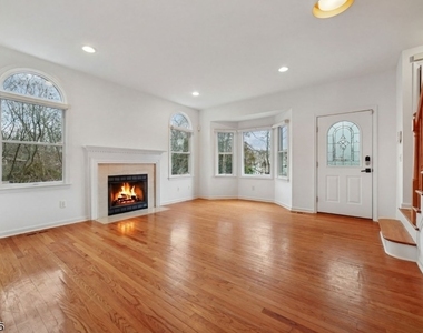 17 Grove St - Photo Thumbnail 4