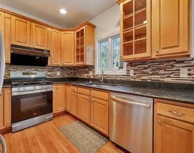 17 Grove St - Photo Thumbnail 8