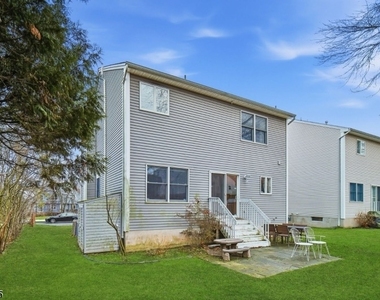 17 Grove St - Photo Thumbnail 40