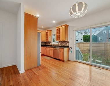 17 Grove St - Photo Thumbnail 6