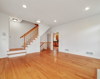 17 Grove St - Photo Thumbnail 2
