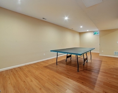 17 Grove St - Photo Thumbnail 38