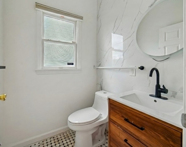 17 Grove St - Photo Thumbnail 10