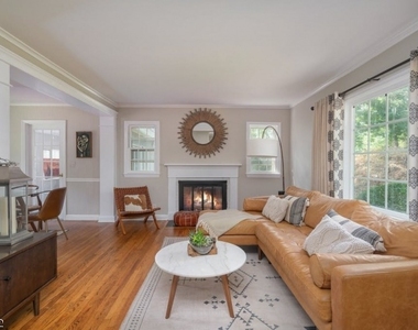 1 Pine Way - Photo Thumbnail 3