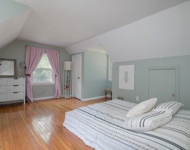 1 Pine Way - Photo Thumbnail 16