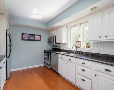 1 Pine Way - Photo Thumbnail 8