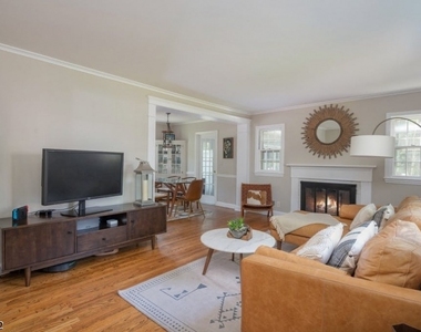 1 Pine Way - Photo Thumbnail 2