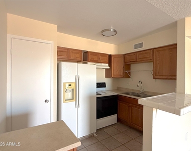 1461 E Southern Avenue - Photo Thumbnail 6