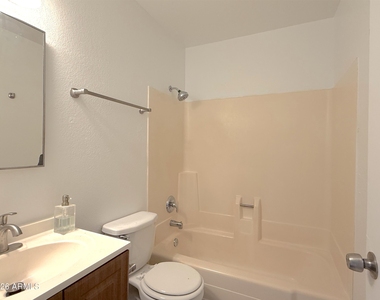 1461 E Southern Avenue - Photo Thumbnail 9