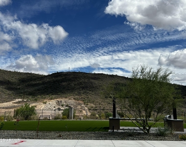 32564 N Smoke View Trail - Photo Thumbnail 17