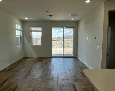 32564 N Smoke View Trail - Photo Thumbnail 10