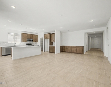 18347 W Villa Chula Lane - Photo Thumbnail 4