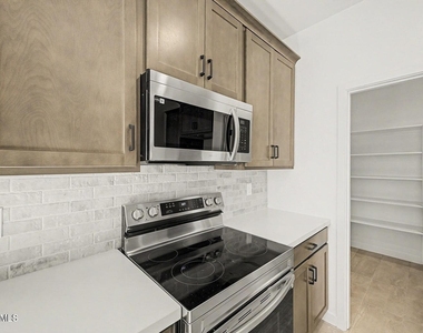 18347 W Villa Chula Lane - Photo Thumbnail 9
