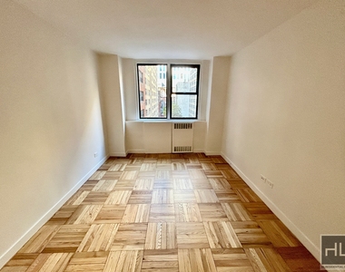 East 79th Street - Photo Thumbnail 1