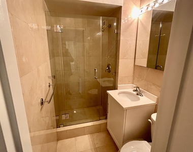 East 79th Street - Photo Thumbnail 5