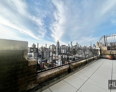 Second Avenue - Photo Thumbnail 6