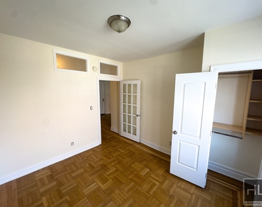 West 11th Street - Photo Thumbnail 4