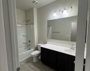 18351 W Artemisa Avenue - Photo Thumbnail 9