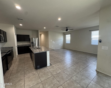 18351 W Artemisa Avenue - Photo Thumbnail 4