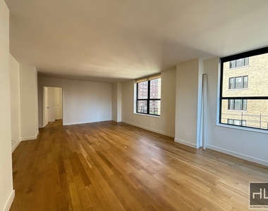 West 87th Street - Photo Thumbnail 2