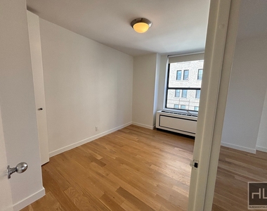 West 87th Street - Photo Thumbnail 1