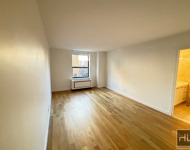 West 87th Street - Photo Thumbnail 3