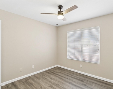 17857 N 85th Lane - Photo Thumbnail 35