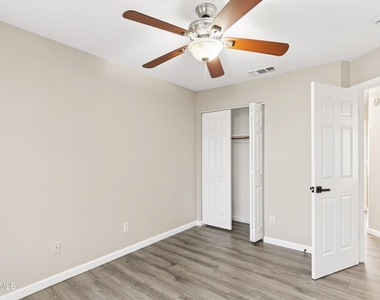 17857 N 85th Lane - Photo Thumbnail 38