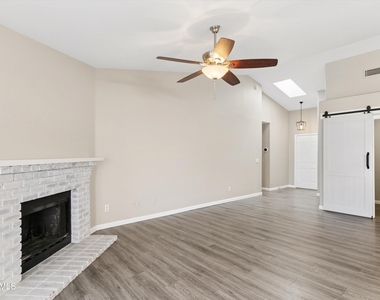 17857 N 85th Lane - Photo Thumbnail 10