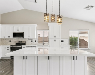 17857 N 85th Lane - Photo Thumbnail 15